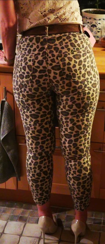 me in leopard leggins #2