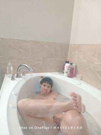 Solo Male Model Bath 