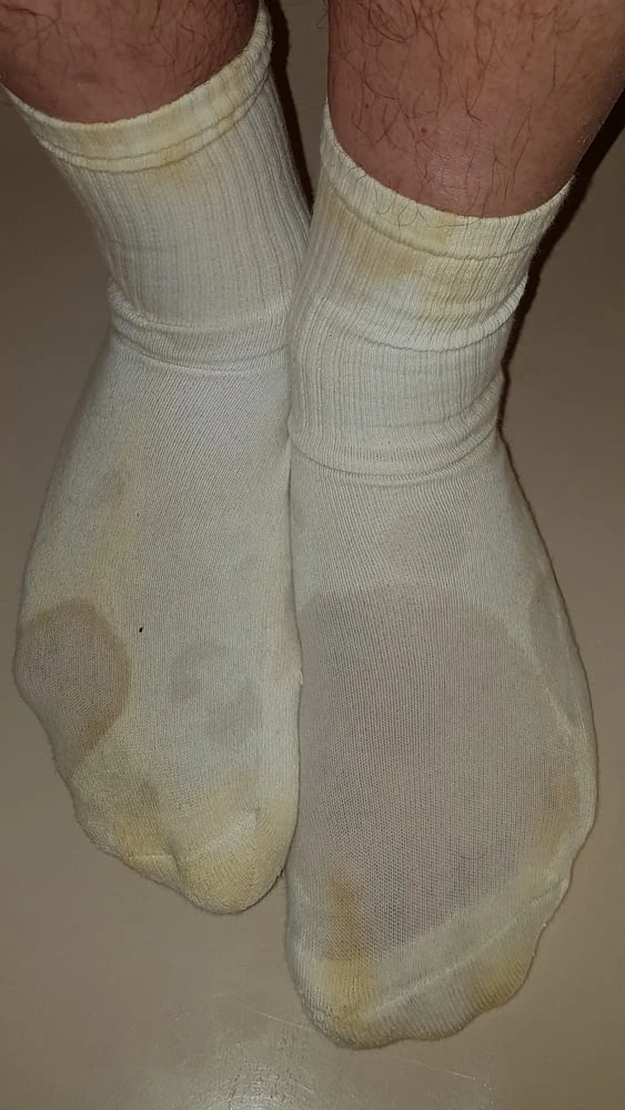 My white Socks - Pee #3