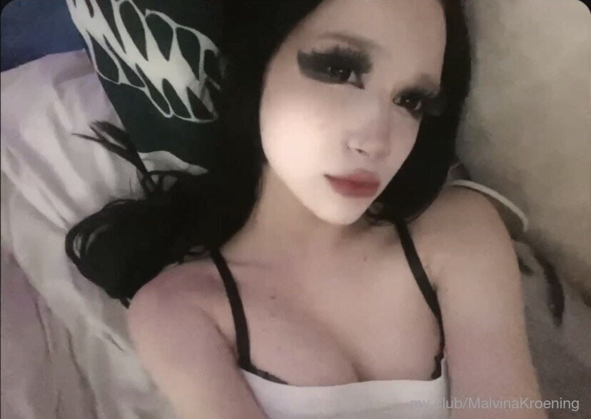 Molly Free Photos #37