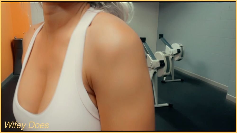 Wifey gets all hot and sexy in the gym #14