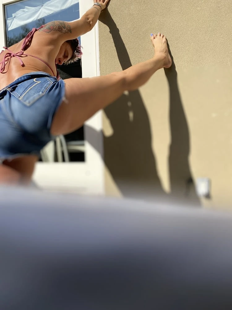 Imagine fucking this Sexy Milf In her Bikinis #28
