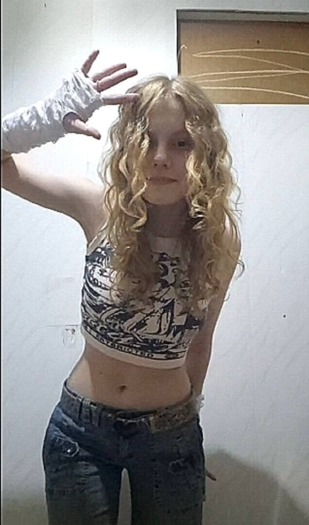 Kira Free Photos #36