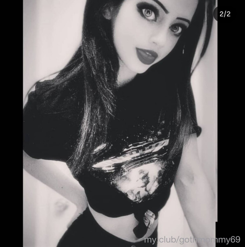 Goth Mommy Dee  Free Photos #11