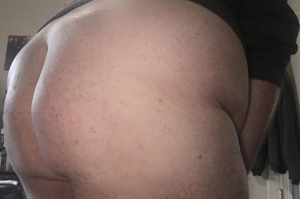 More pics of my fat ass