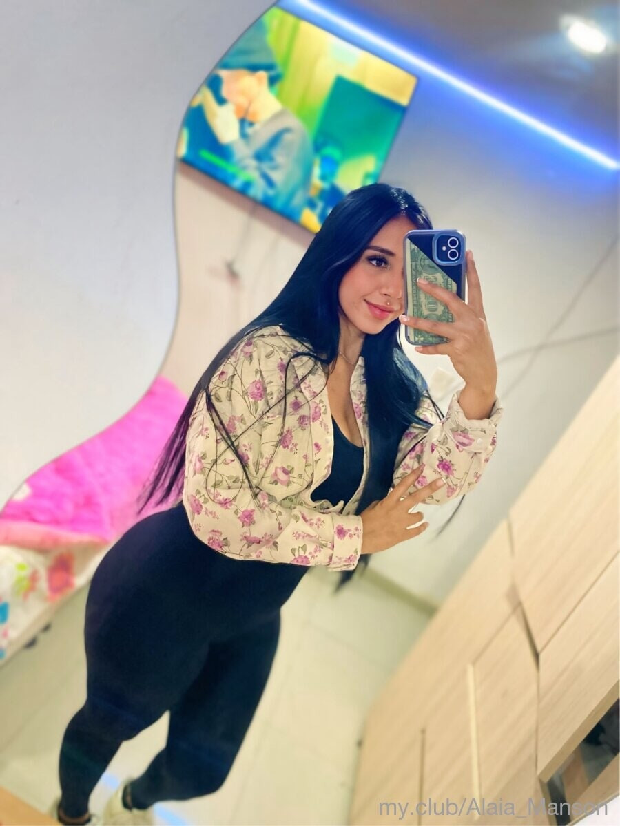 Alaia ❤️‍🔥 Free Photos #32