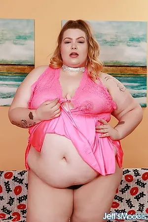 horny plumper baby doll bbw gets fucked hard         