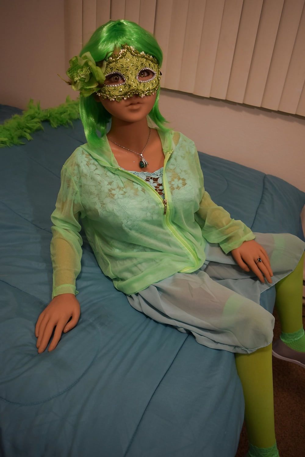 Nina&#039;s green mask #4