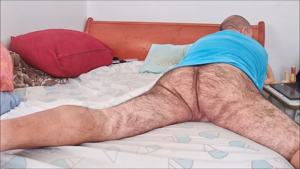 This bear ass could be all yours! - ilovetobenaked