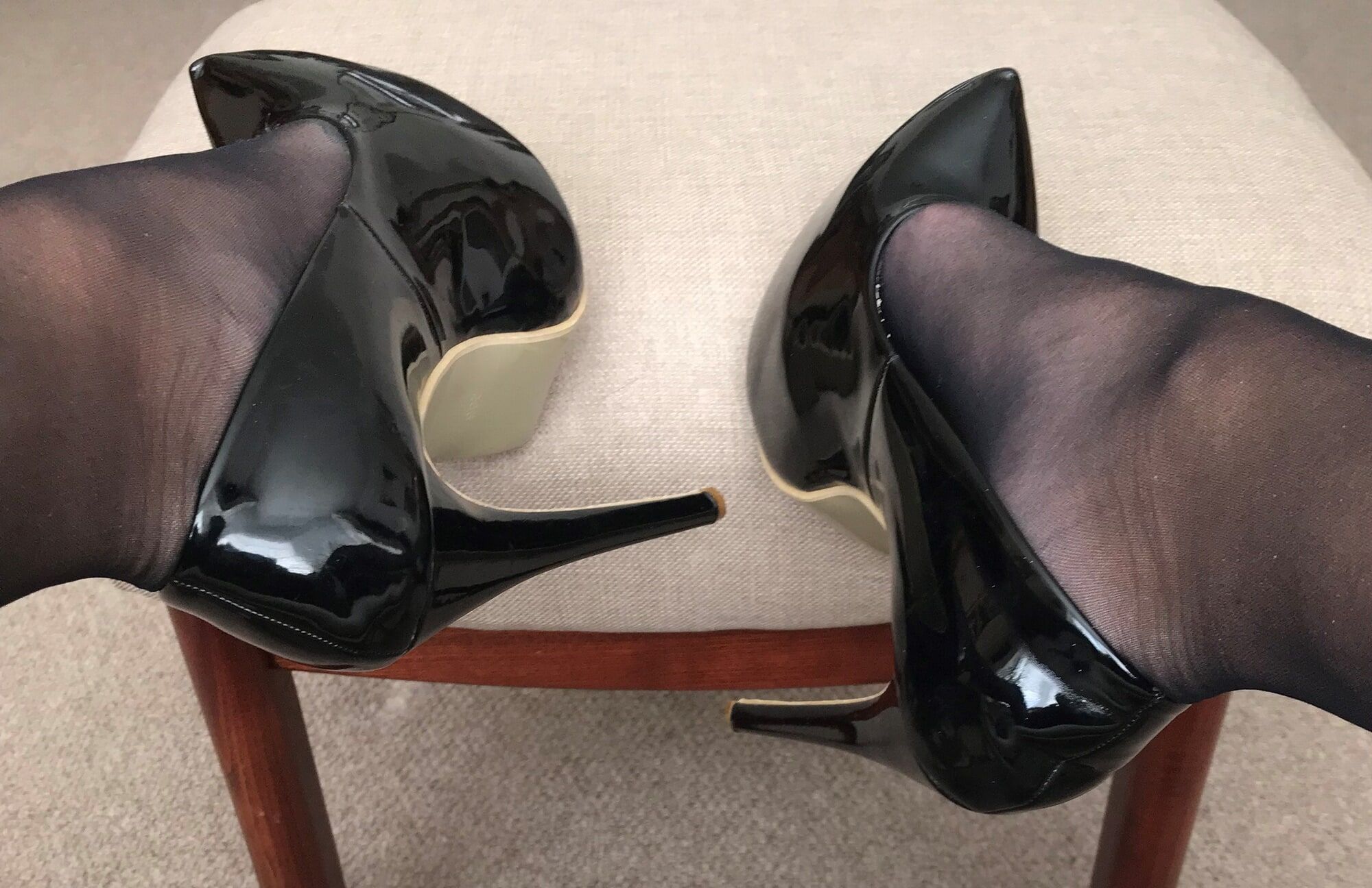 black tights & heels close-up #15