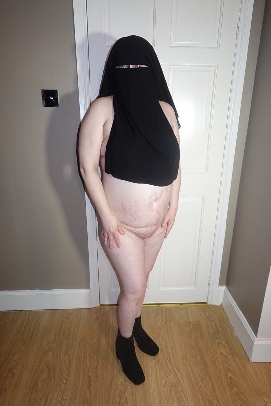 naked in niqab and ankle boots #6