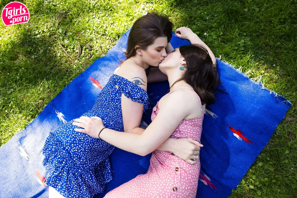 TGIRLS.PORN: Spring Blossoms Love #45