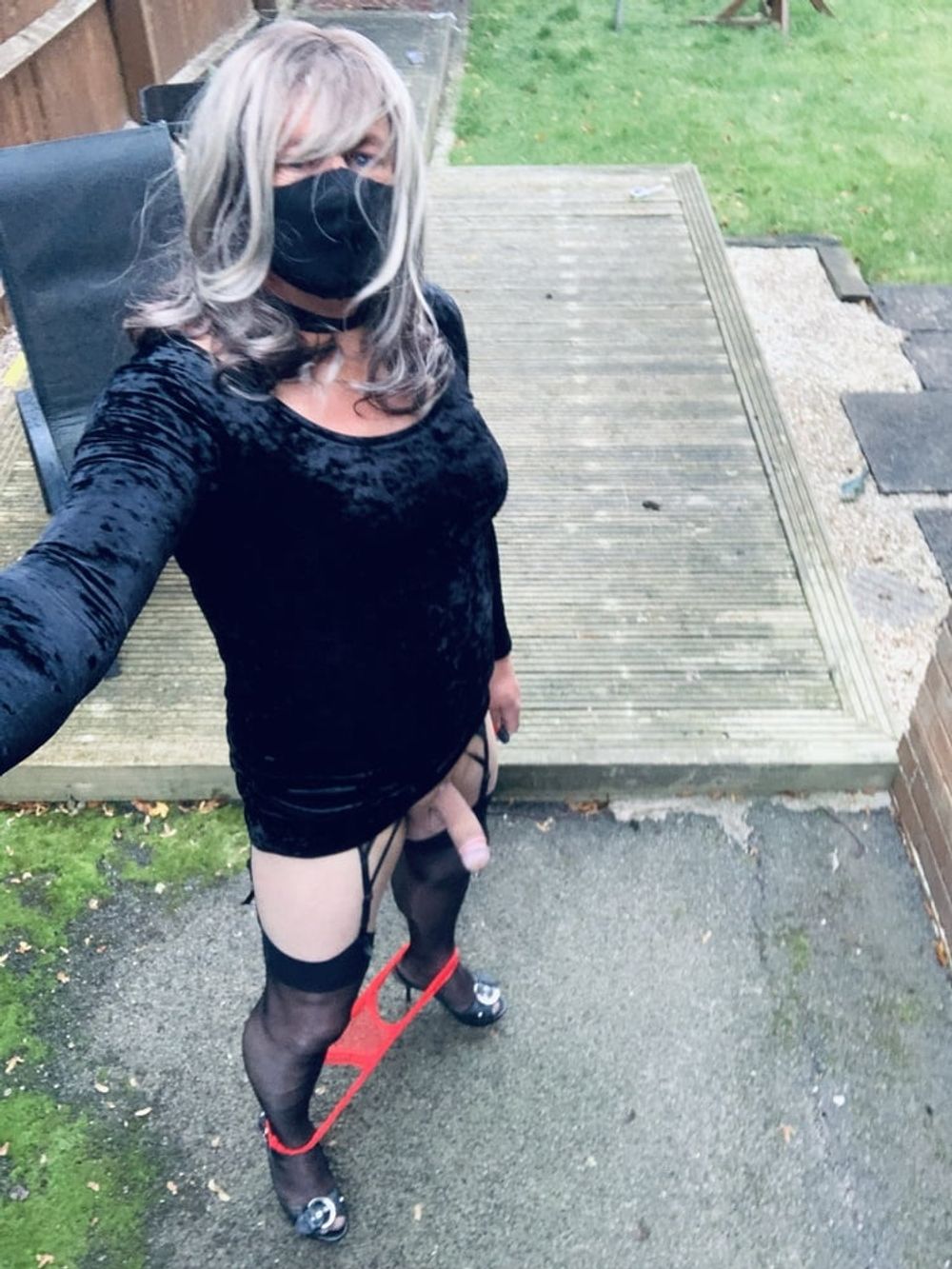 Amateur crossdresser Kelly cd in black velvet dress  #10