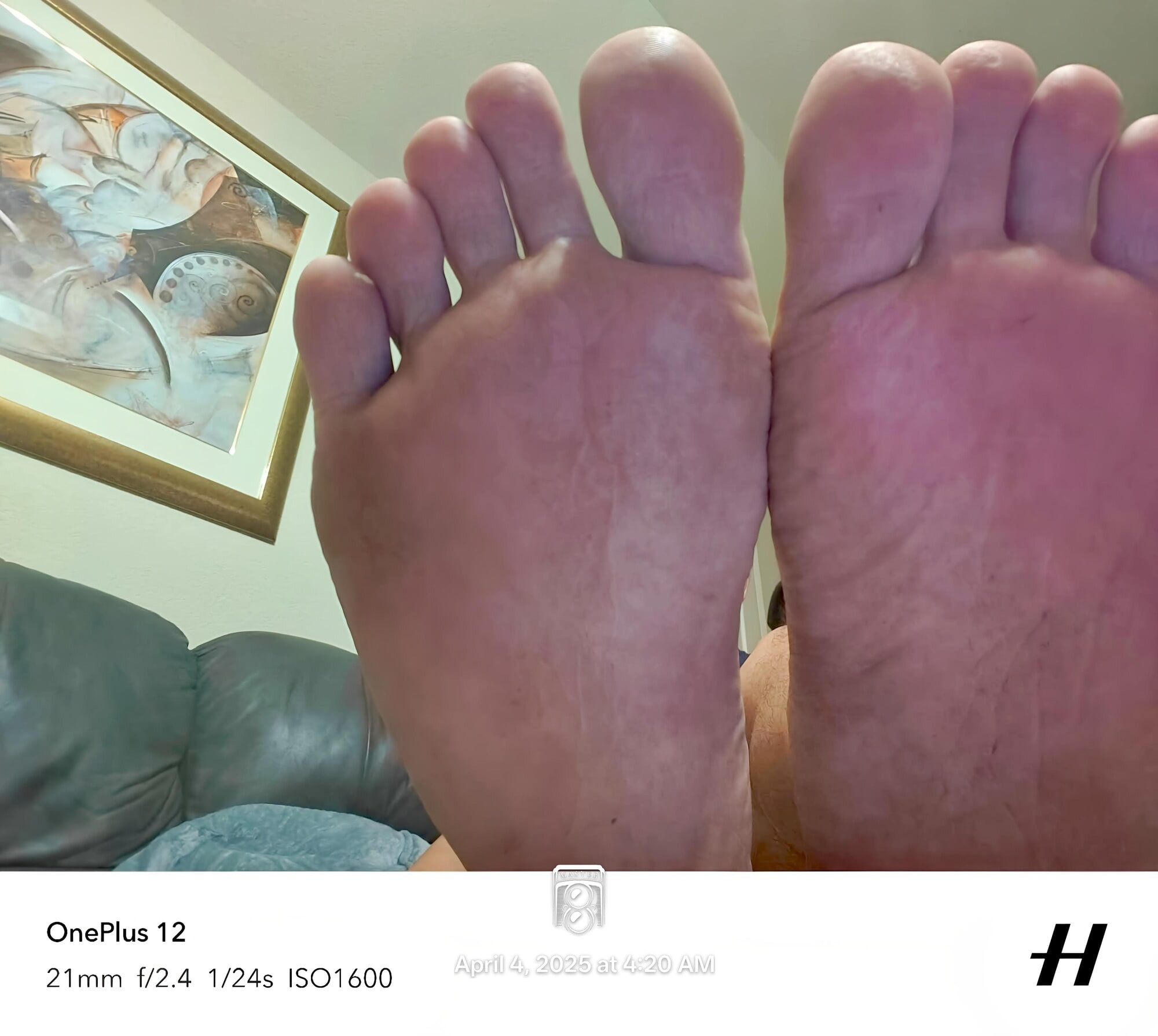 Clean Barefeet Foot Fetish Moment #15