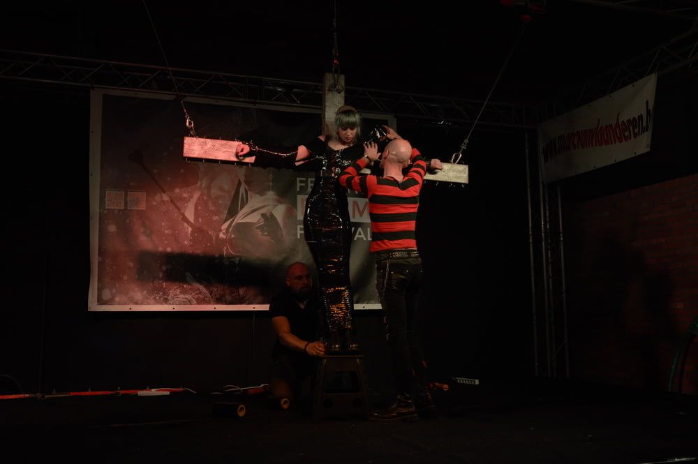  Show Cruxified Skinheadgirl au Fetish Festival VIII  #13