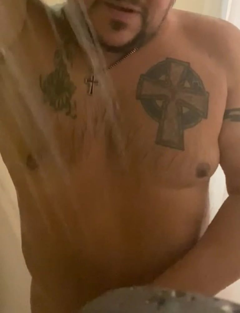 Hot tattooed Dad muscles beard caught in shower by princess #19