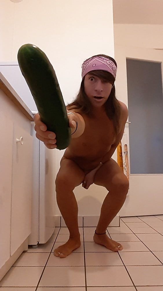 Tygra bitch loves short but very large cumcumber. #2