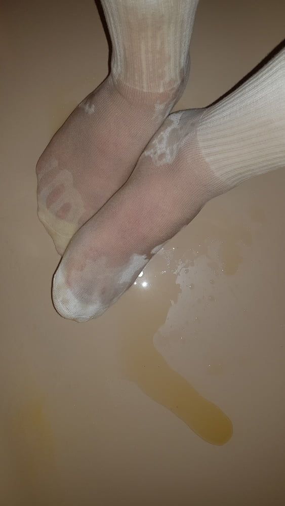 My white Socks - Pee #17