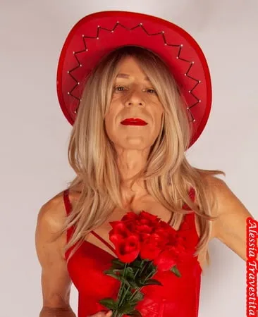    alessia travestita red splash         