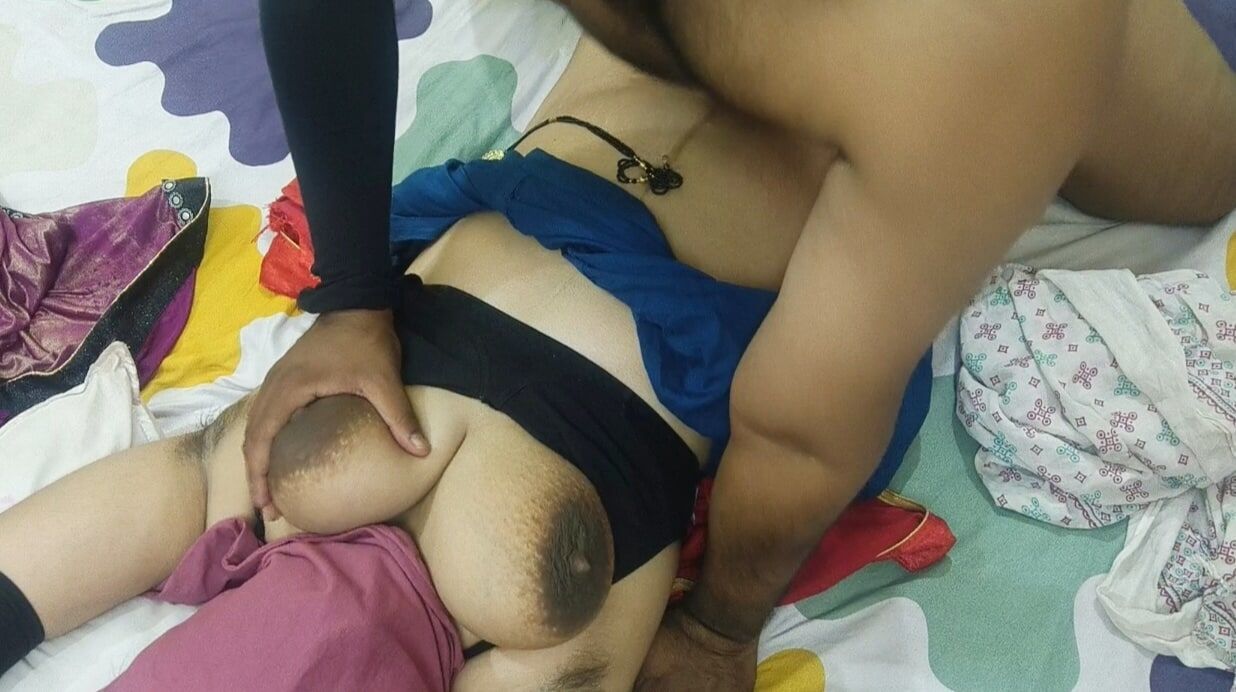 Chachi ko bhatije ne lund mein Mangalsutra pehan kar chodaa  #8