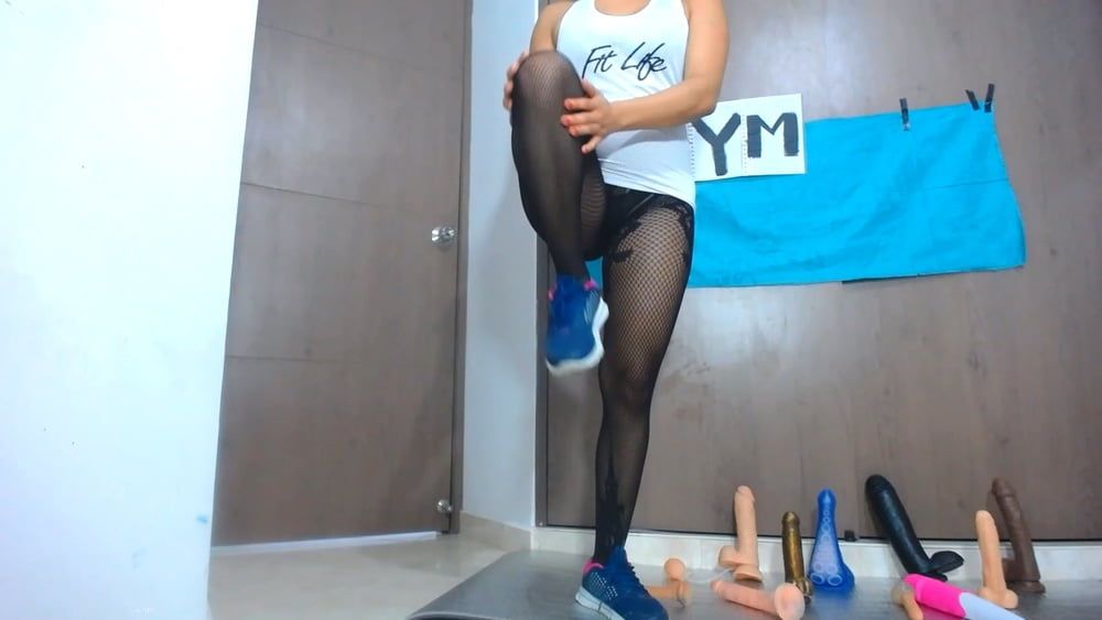 big booty home workout squats in leggings #3