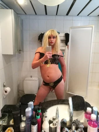 dutch cyber sissy tranny slut famke james         