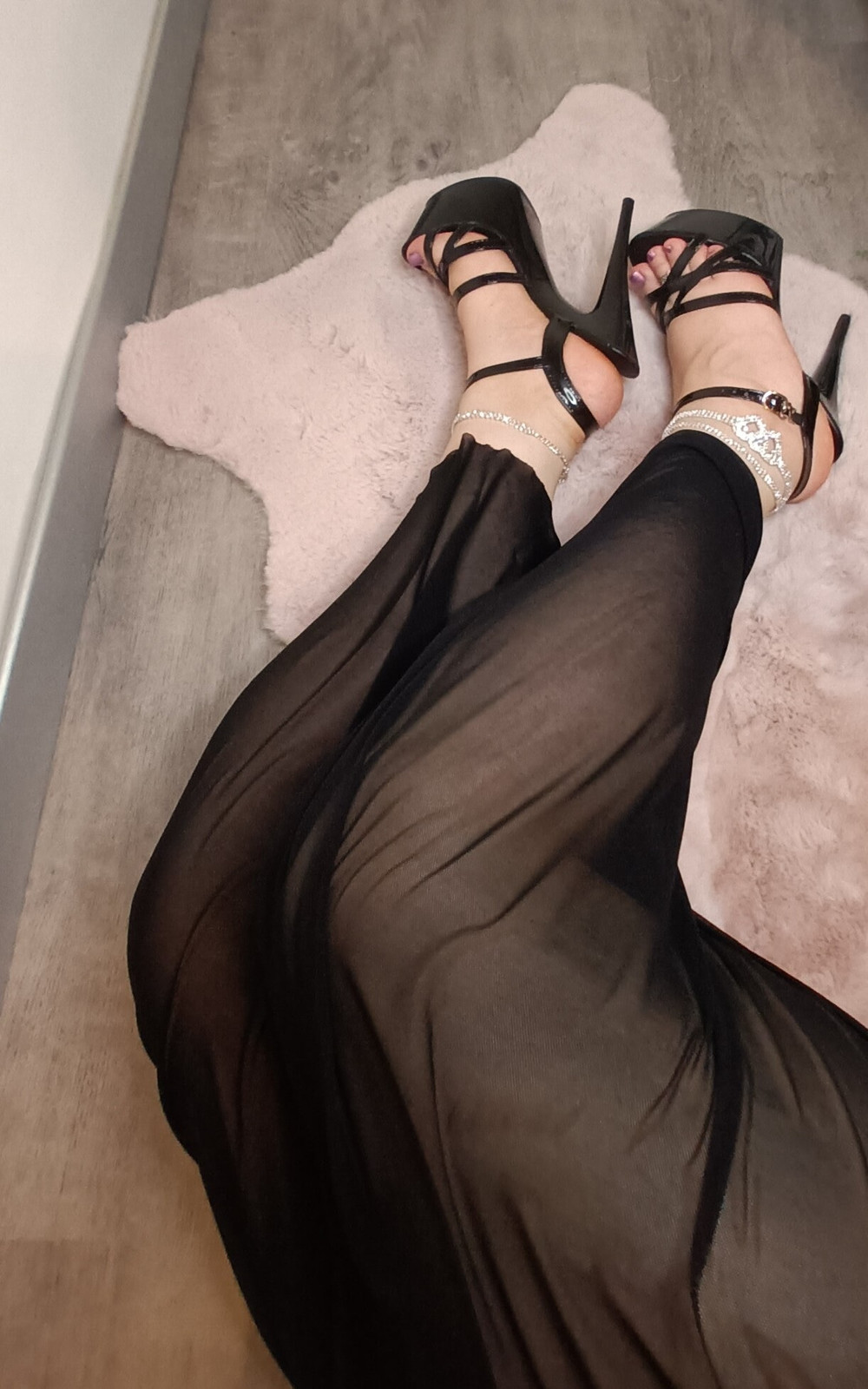 Black Heels & Lace Gloves – Feet in heels #12