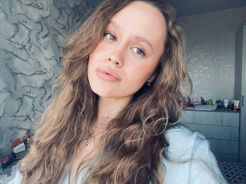 Kira Free Photos #13