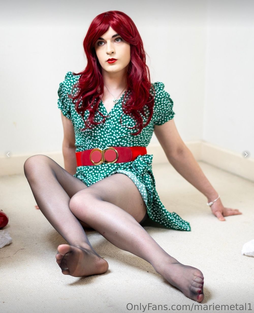 Marie crossdresser in green dress with seamless pantyhose  #6