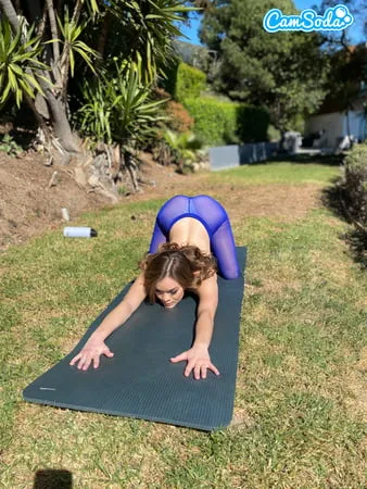 katie kush shows us what a normal yoga session looks like fo         