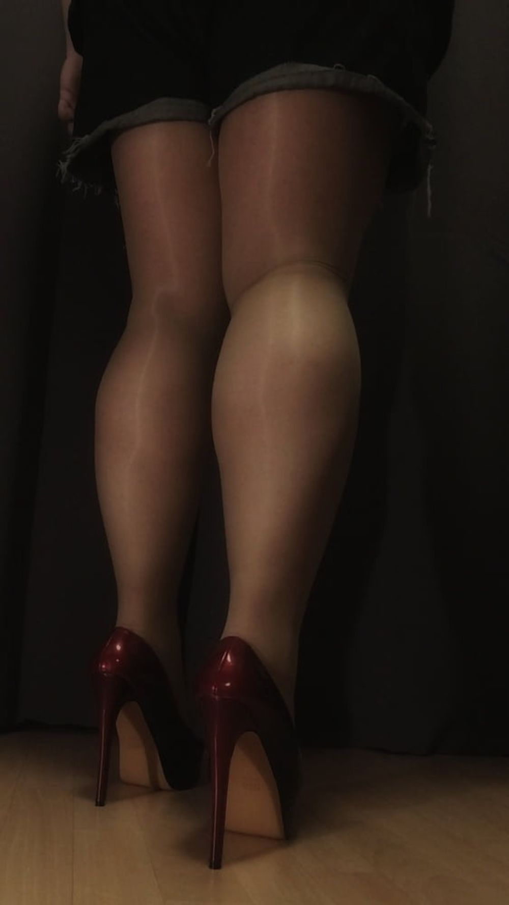 Hotpants and shiny pantyhose #5