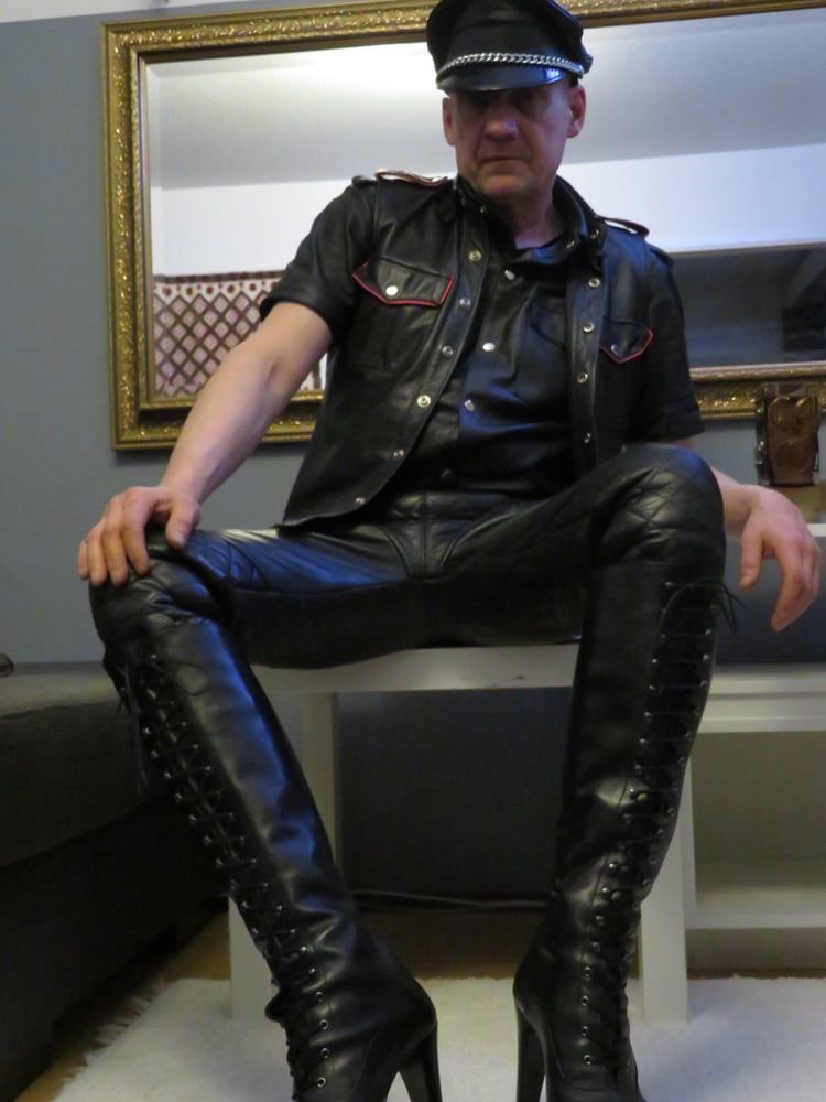 Juha Vantanen,finnish amateur leather fetish pornmodel #11