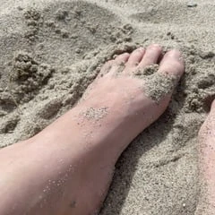 On the bech feets