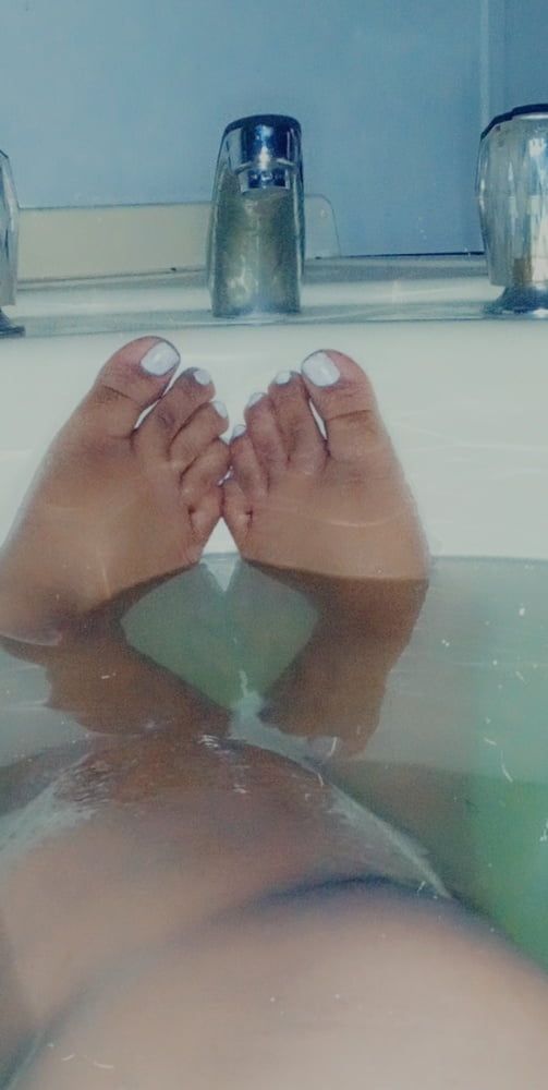 Chocolate feet