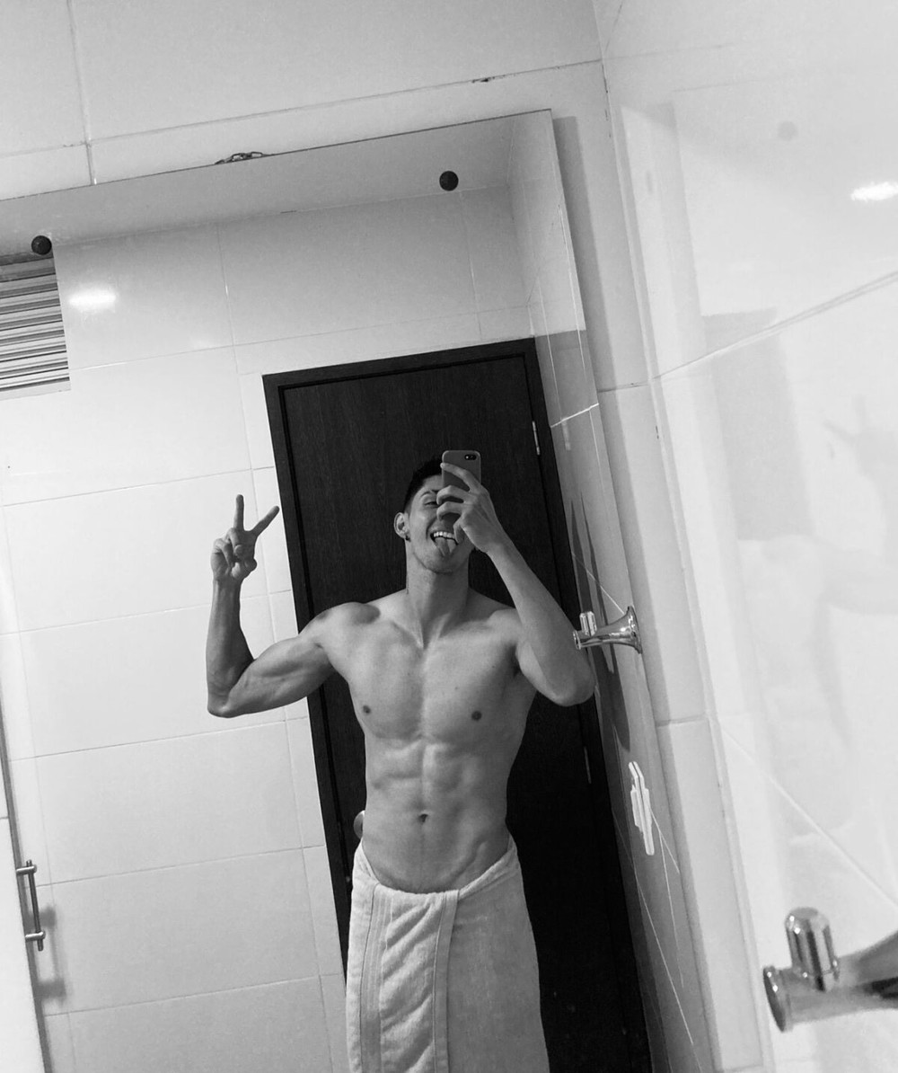 Oliver Bennet Free Photos #51