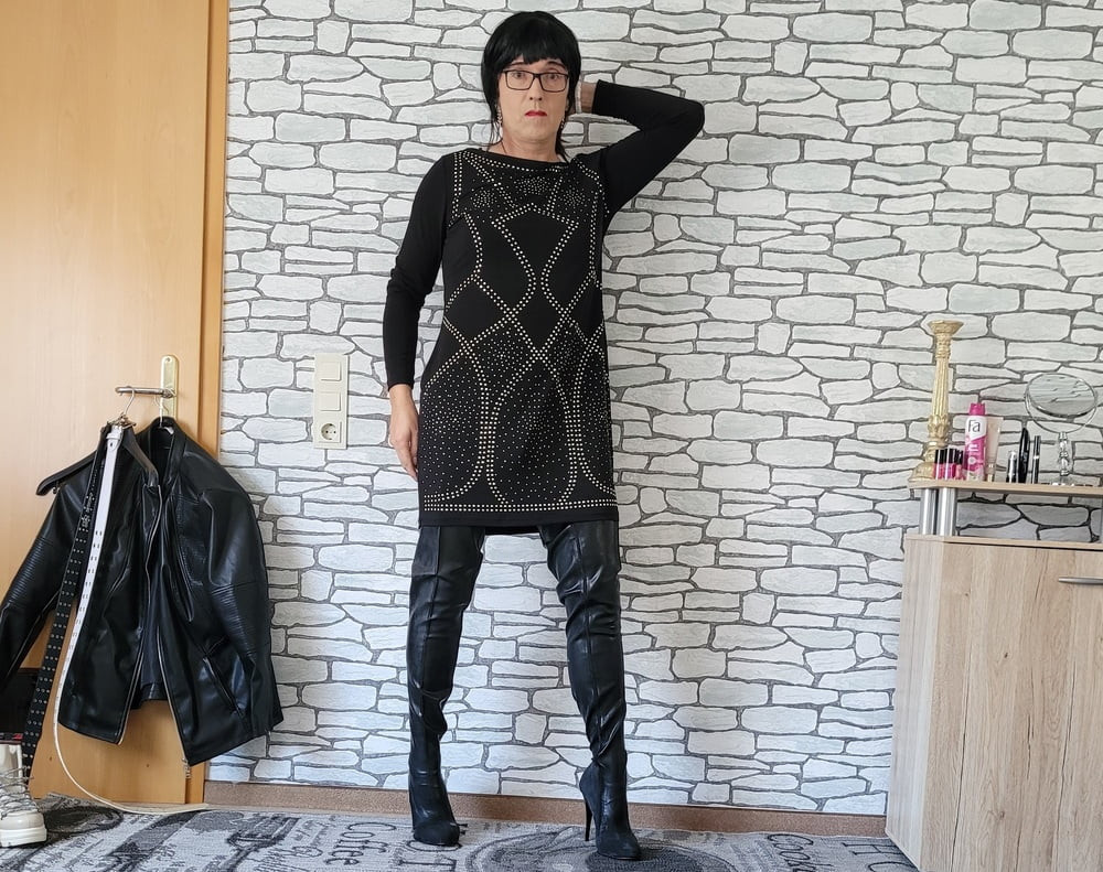 With black hair and face pictures #22