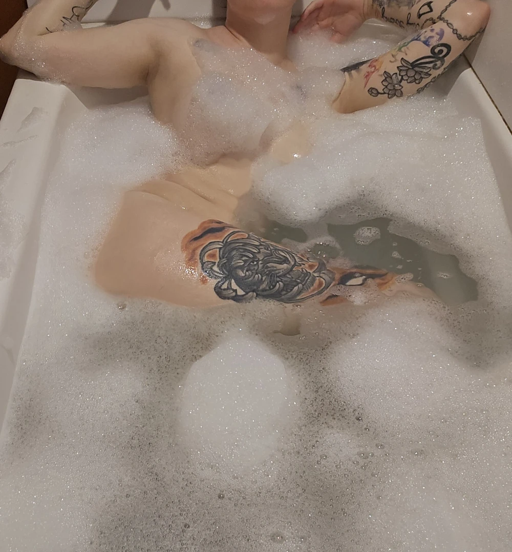 Relaxing in the bathtub 🤭 #5