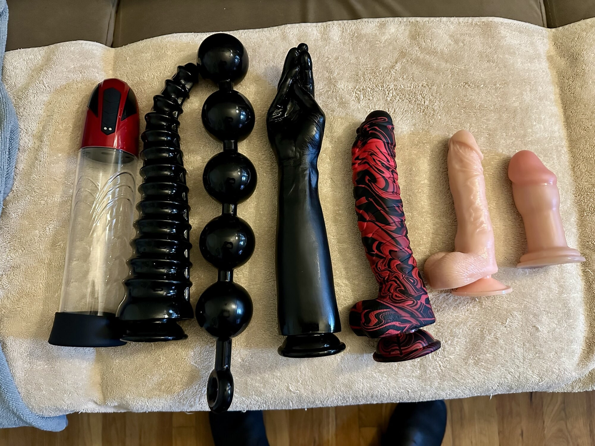 Big Bussy Slut Boy Opening Up His Cunt #4