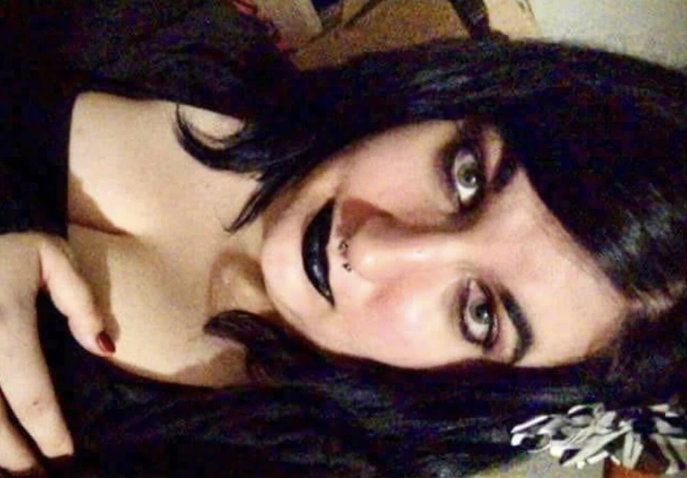 Big titty Goth chick