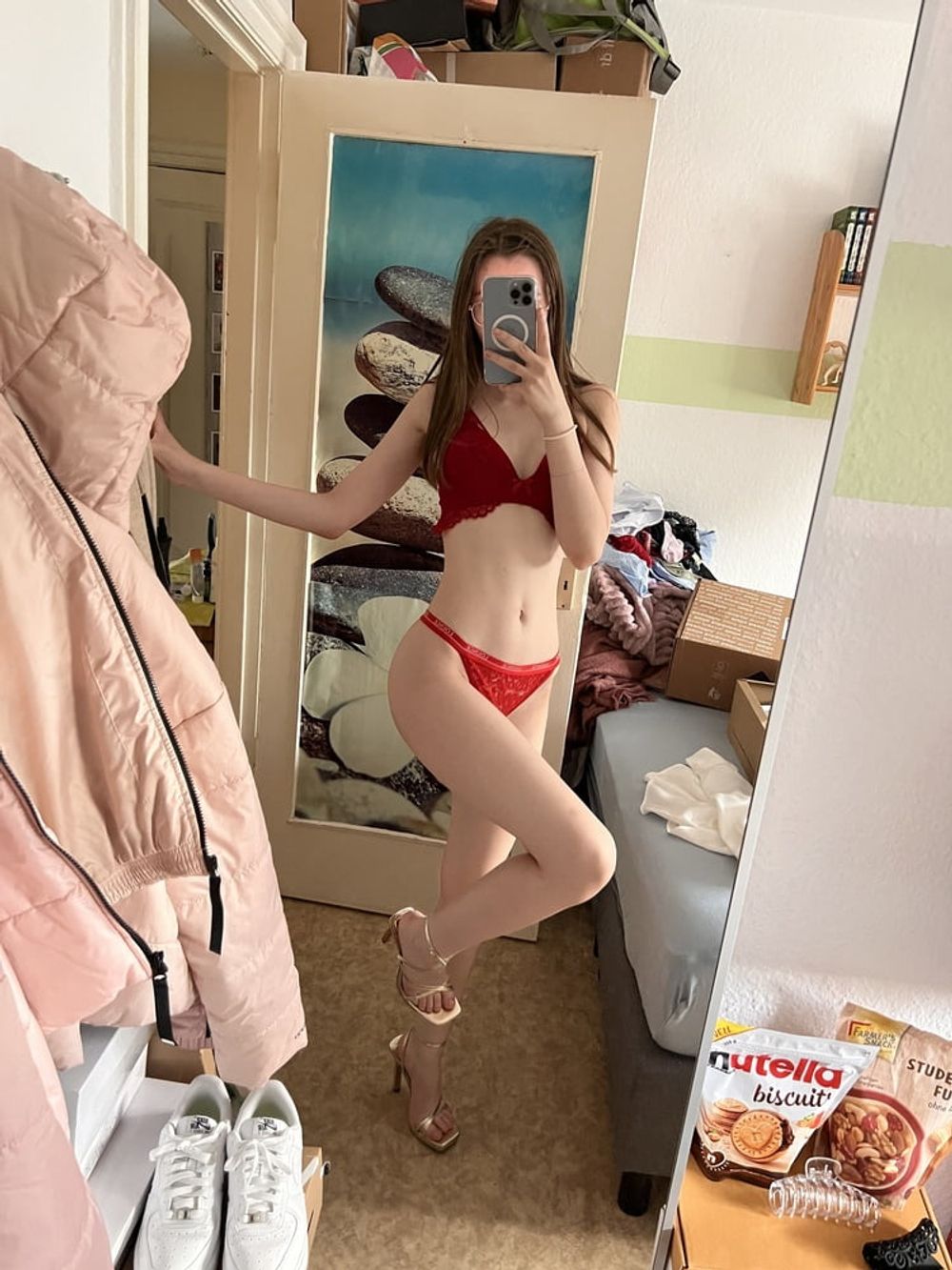 Ich bins, Emmi Skinny teen 18yo