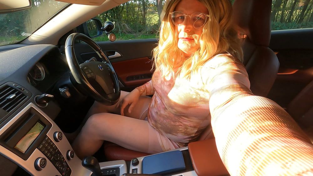 Crossdresser Kellycd2022 feeling horny down the lanes #26