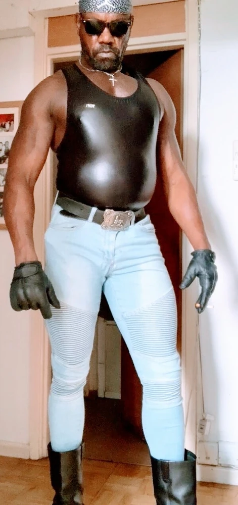 Black Mature Muscle Ready for the Weekend Fetish Shots  #5