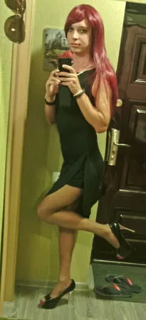 sexy femboy vladasexytrans posing for you         