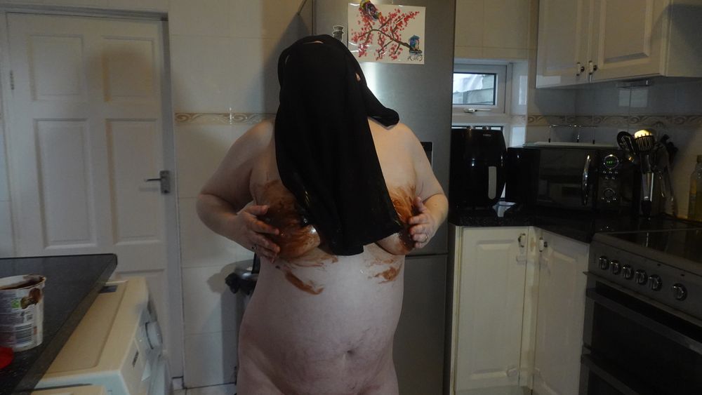 Niqab Naked chocolate sauce #7