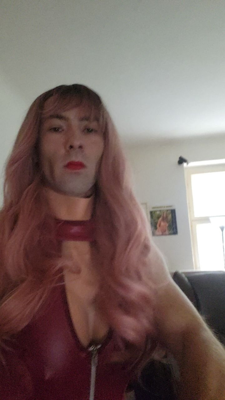 I'm in cockkage and as Sissy