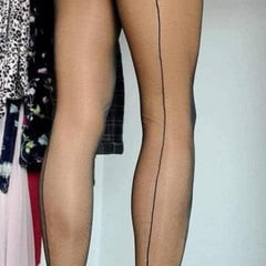 Long legs in fully-fashioned stockings 