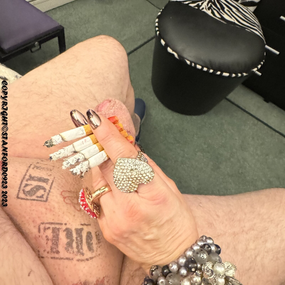 CHAIN SMOKING SHIRLEY #12