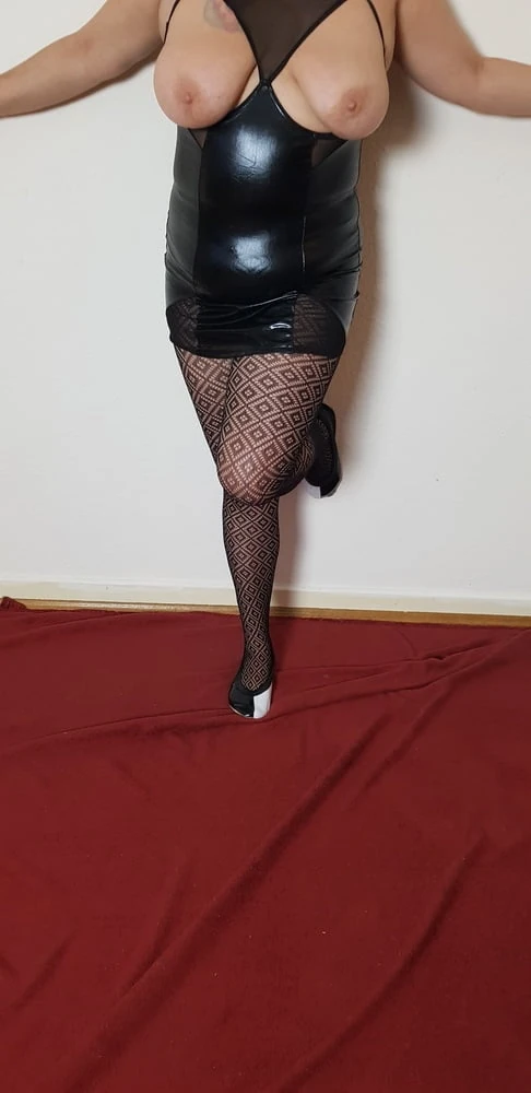 Sandy`s Hot Solo Shooting Part One #6