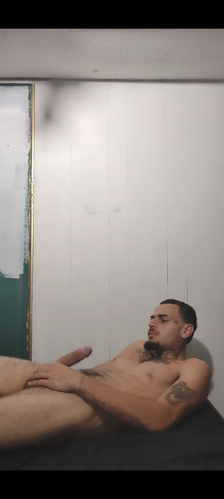 Young 23 ur old big mixed cock 