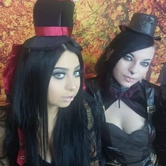 Mia Kay and Tanksfeet